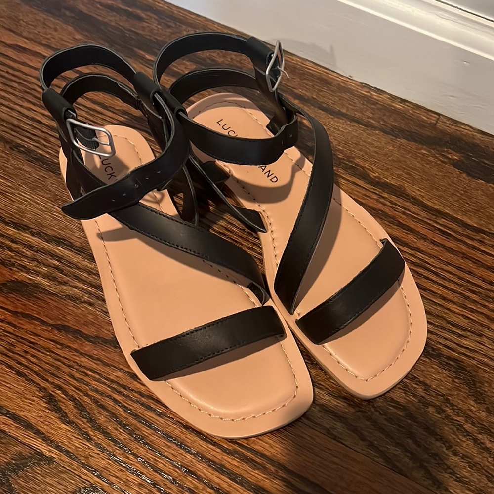 Lucky Brand Black and Tan Sandals